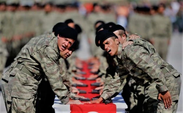 ASKERLİK SÜRESİ DÜŞTÜ MÜ? ASKERLİK KISALIYOR MU? TEK TİP ASKERLİK UYGULAMASI NASIL SON HABER, SON DURUM tıklaa